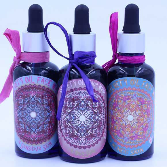 OH LOU LOU! OIL ORGANIC FACE CLEANSER & MAKEUP REMOVER FOR SENSITIVE SKIN WITH CALENDULA, JOJOBA