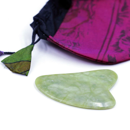 Gua sha natural jade